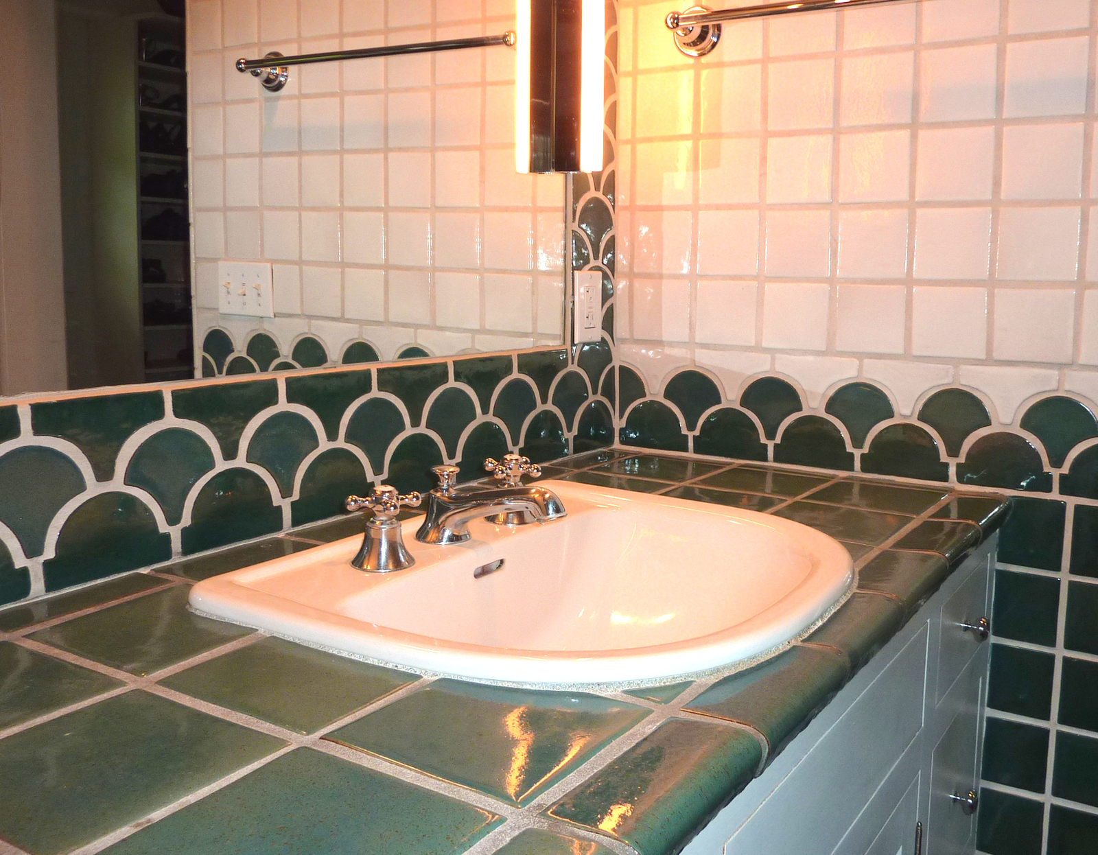 Bath_Shells_Jade_and_White